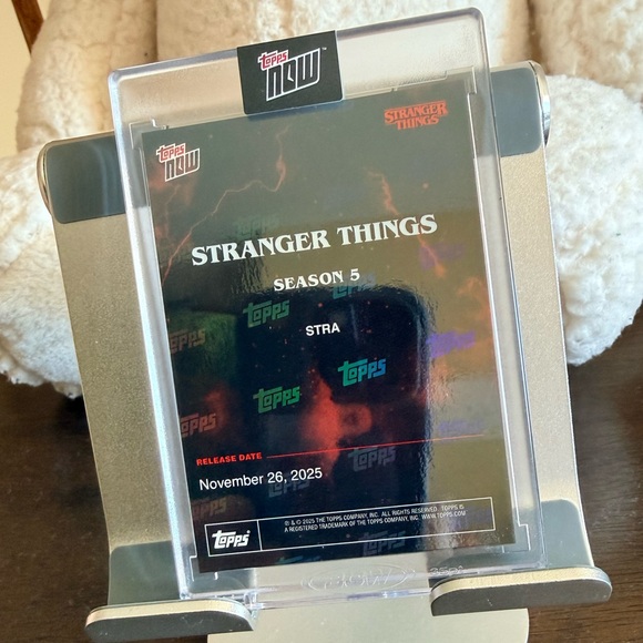 Stranger Things Collectible Display - Picture 2 of 5